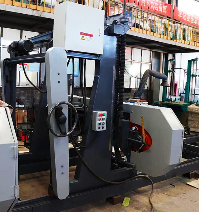 700mm MJ700P Mobile Bandsaw Mill ISO9001 Portable Lumber Mill