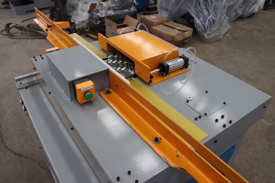 Single Head Wood Pallet Stringer Notching Machine / Wood Slot Machine