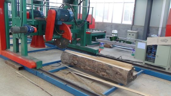 Portable Circular Sawmill, Double Saw Blade Angle Sawmill Cutting Log