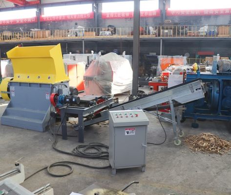 37KW Wood Pallet Crusher Machine Nail Wooden Pallet Crusher Machine With Magnetic