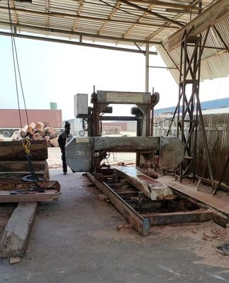 Big Size Wood Bandsaw Machine , Portable Band Sawmill For Wood Cutting , Wood Band Saw Mill Machine Horizontal