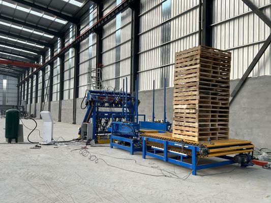 High Capacity Automatic Wood Pallet Machine Come With Stacker And Conveyor