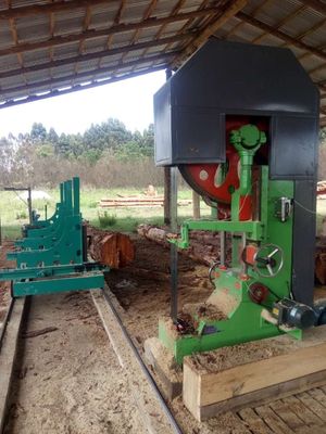 Mobile Vertical Band Sawmill with Table Diesel Engine powered Truck Loading Move