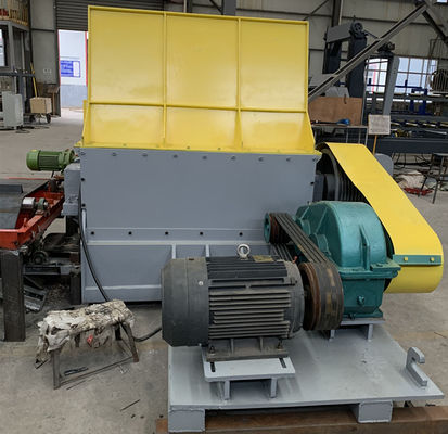Mobile wood pallet crusher wood chip crusher wood crushing machine with shaft diameter 440mm