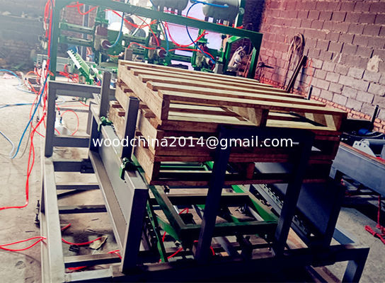 Pneumatic Semi Automatic Pallet Nailing Machine With Palletizer