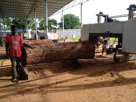 Diesel 55kw Horizontal Band Saw For Cutting Logs With Inverter Feeding