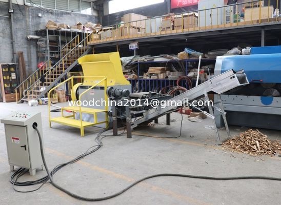 Compact Wood Pallet Grinding Machine Pallet Chipper With Magnet For Household Industry