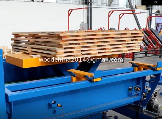 Professional Deck Mat System Pallet Nailing Machine For Sale