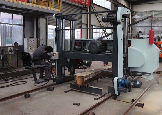 1070mm 37KW Large Bandsaw Mill Horizontal Band Saw For Milling Logs